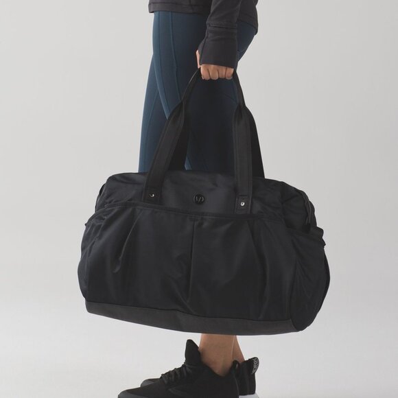 Lululemon All Day Duffel Bag 31L Black - Picture 2 of 11